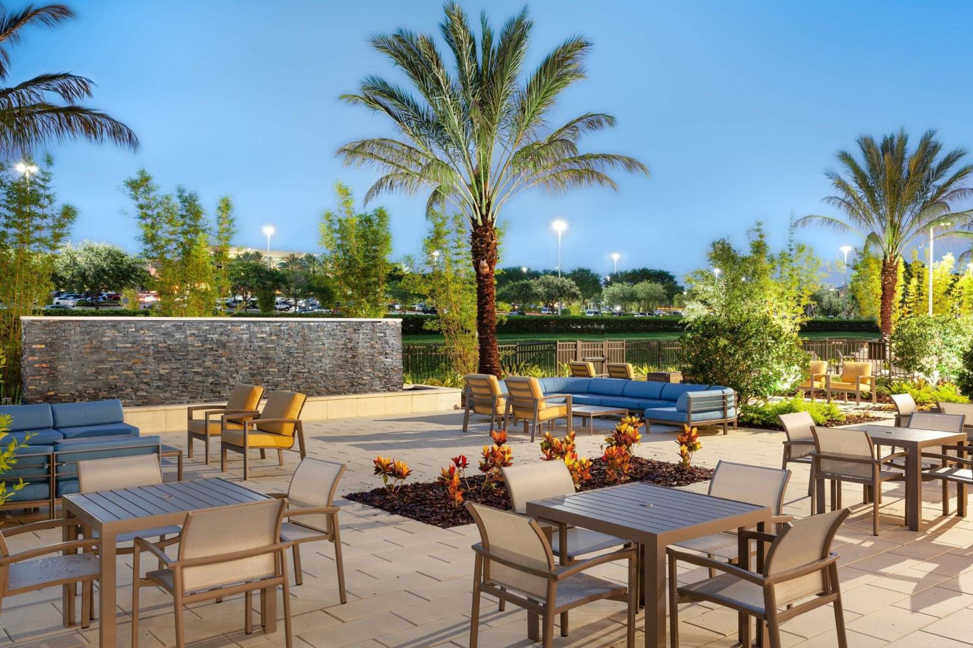 Springhill Suites By Marriott Orlando At Millenia Esterno foto